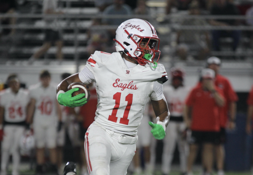Douglas hands Collinsville first defeat of season, 42-17