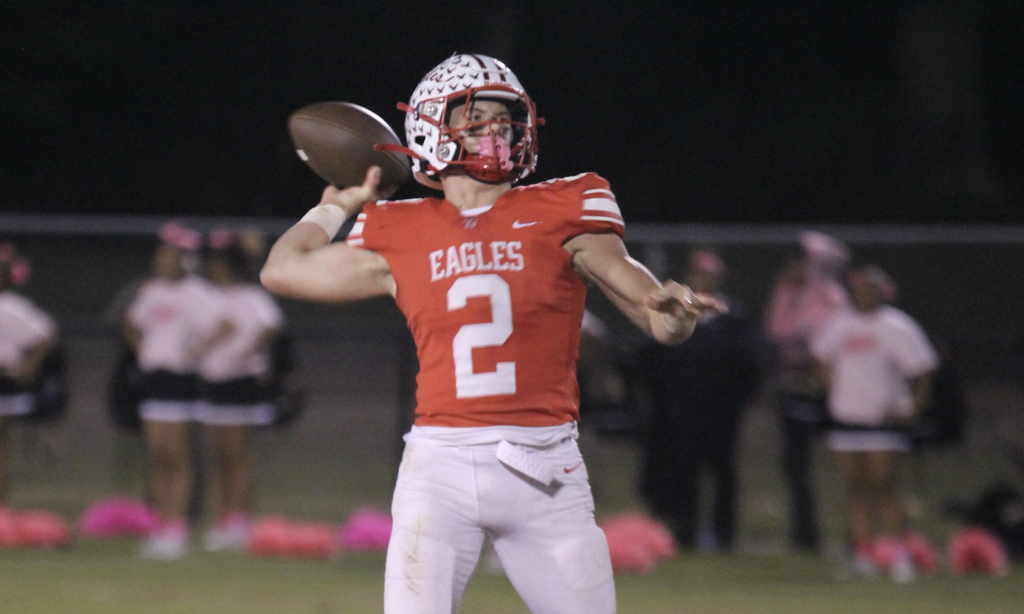 Douglas wins big over Columbia for homecoming, 54-7
